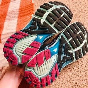 Brooks Ravenna 7, Size 7.5